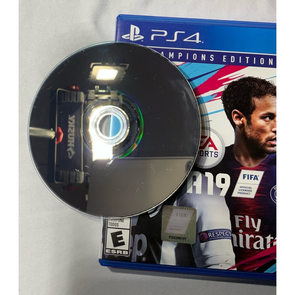 PS4 FIFA 19 Champions Edition, 20, 21 Bundle EA Sports Official Licensed Games - Picture 2 of 11